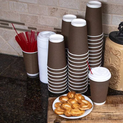 Биоразлагаемые, компостируемые, изолированные бумажные стаканчики с двойными стенками для горячего кофе.